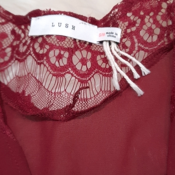 Lush Maroon Lace Kimono - Picture 5 of 7